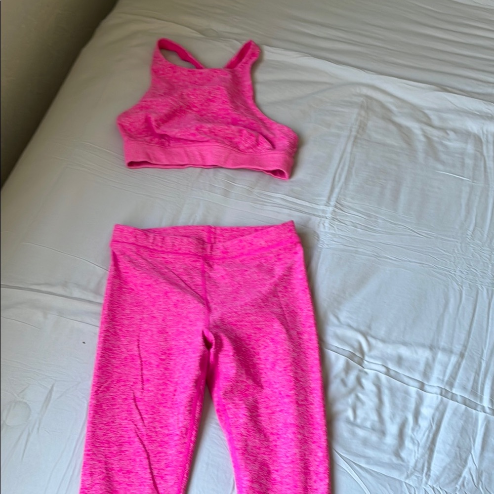 ALO yogaPink Athletic Crop Top and Leggings Set